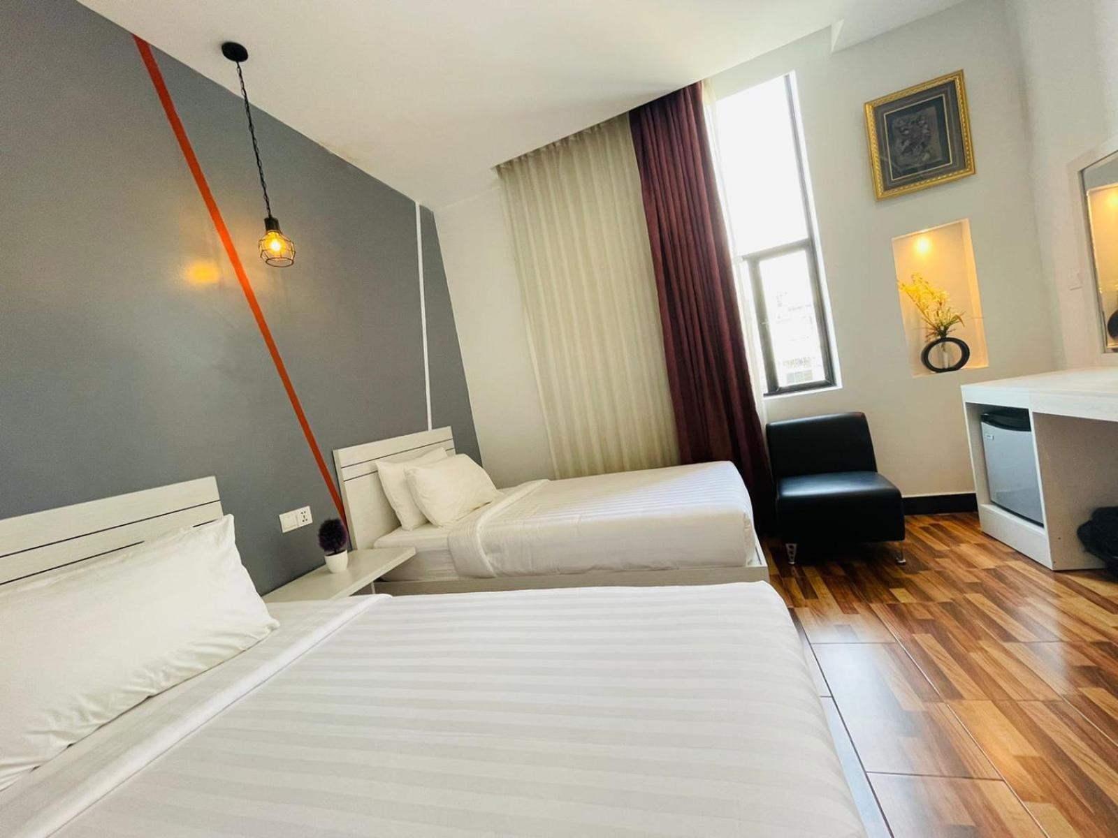 De Hotel Phnom Penh Esterno foto