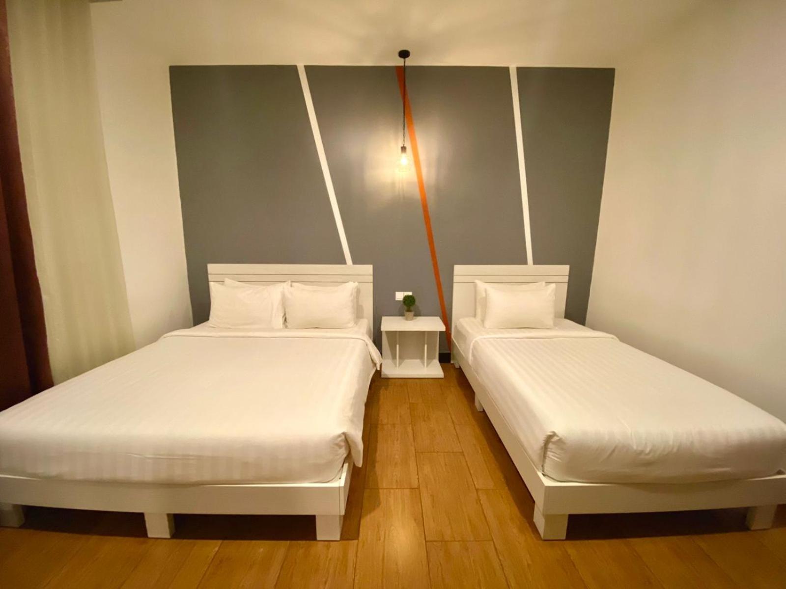 De Hotel Phnom Penh Esterno foto